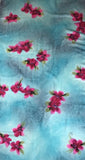 Paréo de soie bleu fleurs fuchsia - Soierie Huo